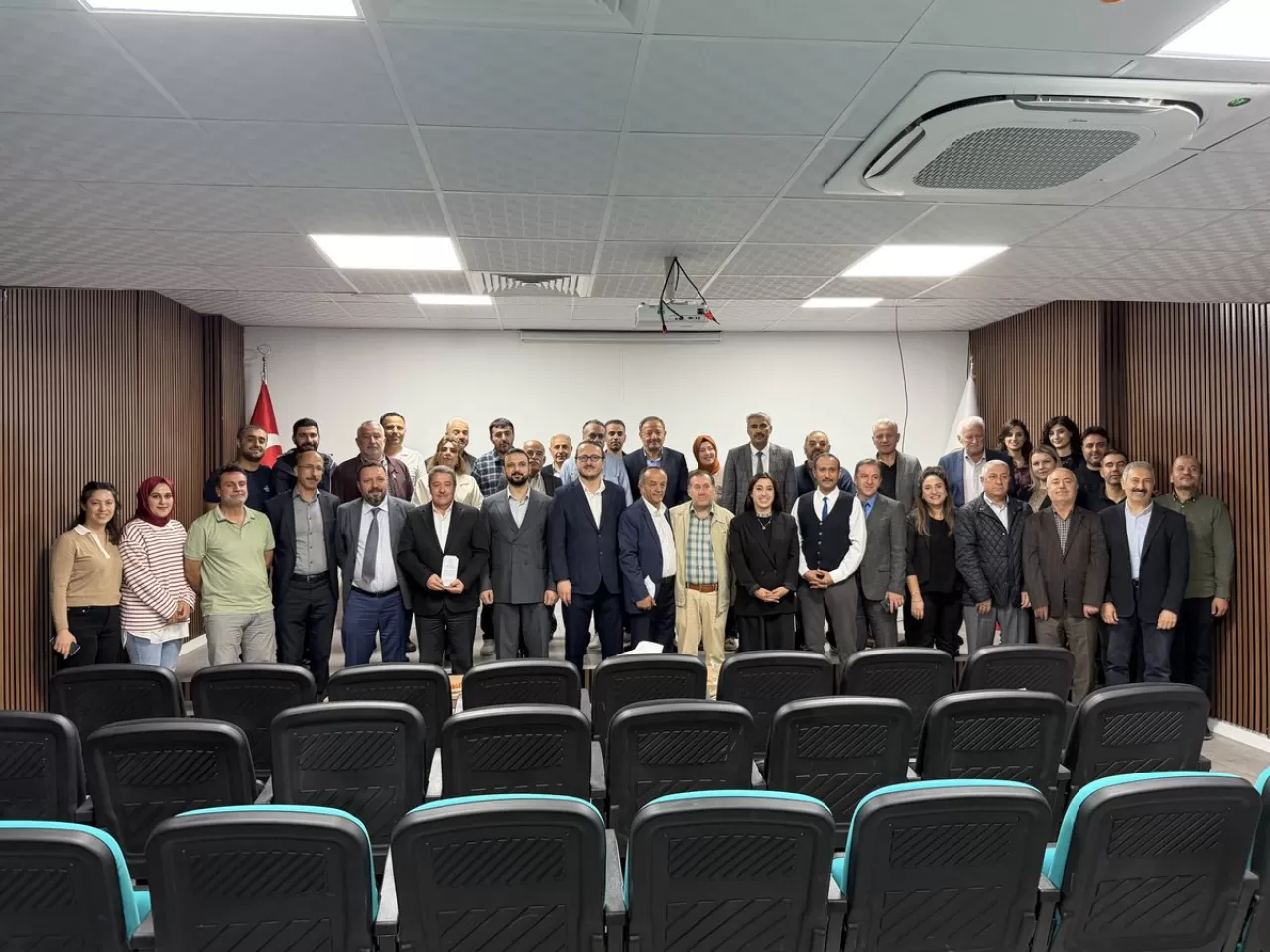 Siirt İl Sağlık Müdürlüğü'nden Emekli Personellere Anlamlı Plaket Töreni