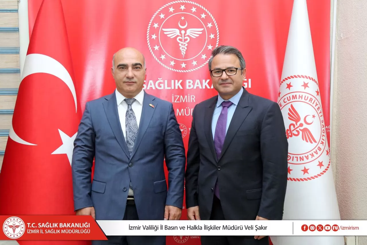 İzmir Sağlık Müdürü Kul, Basın Müdürü Şakır'ı Makamında Ağırladı