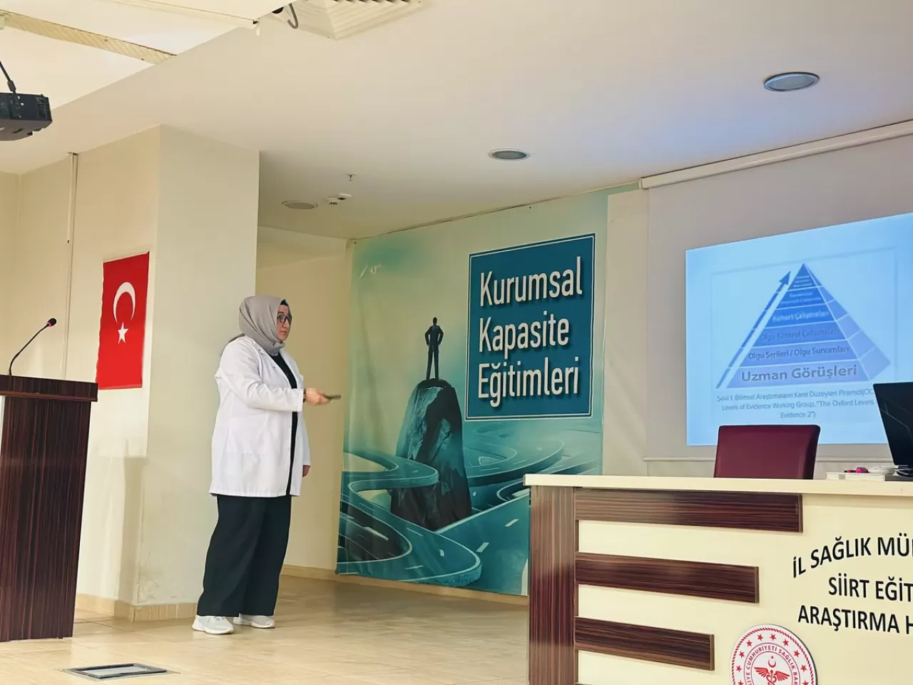 Siirt'te Klinik Rehberler ve Protokoller Eğitimi Düzenlendi