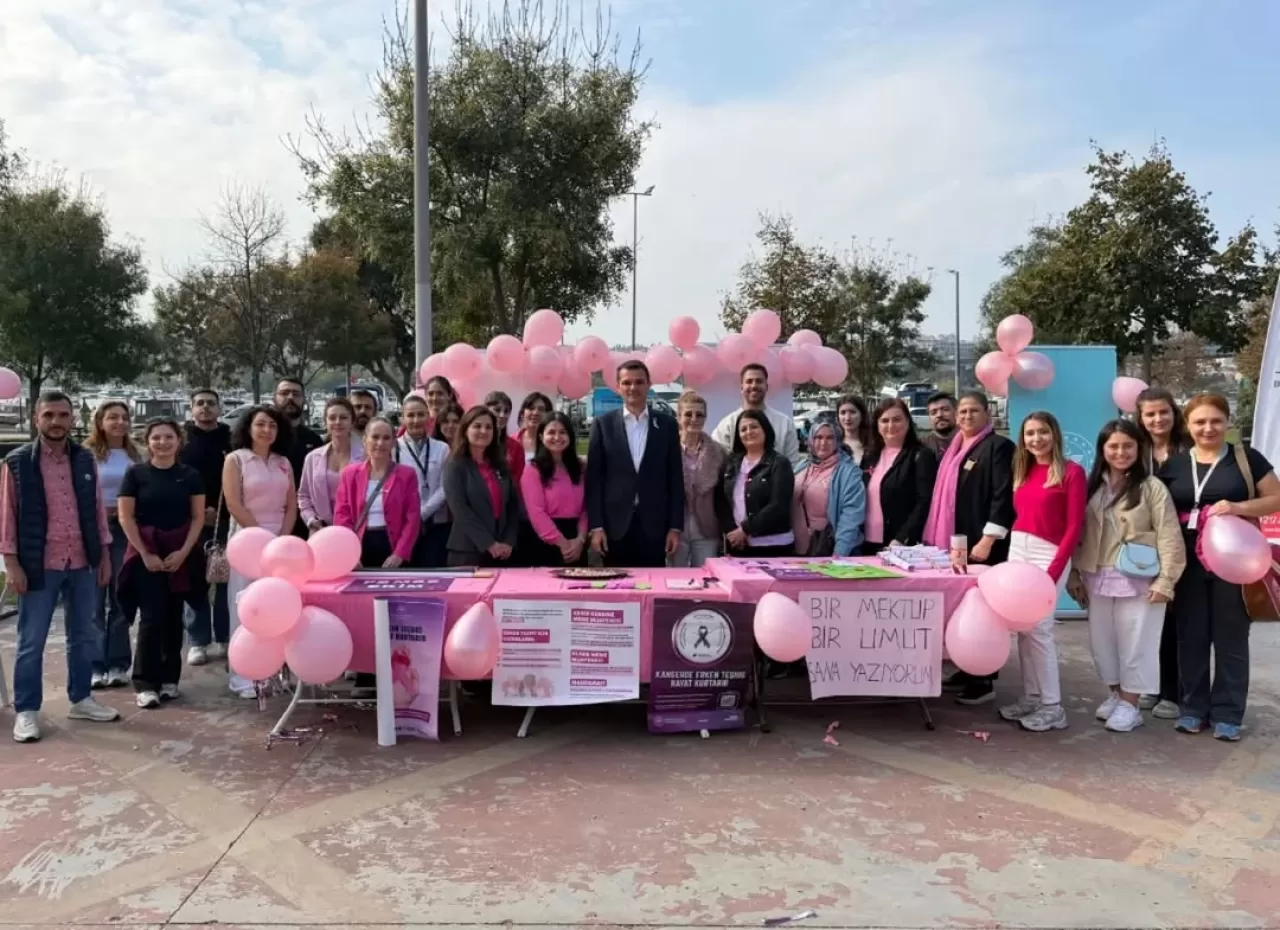 Beyoğlu'nda Meme Kanseri Farkındalık Etkinliği Düzenlendi