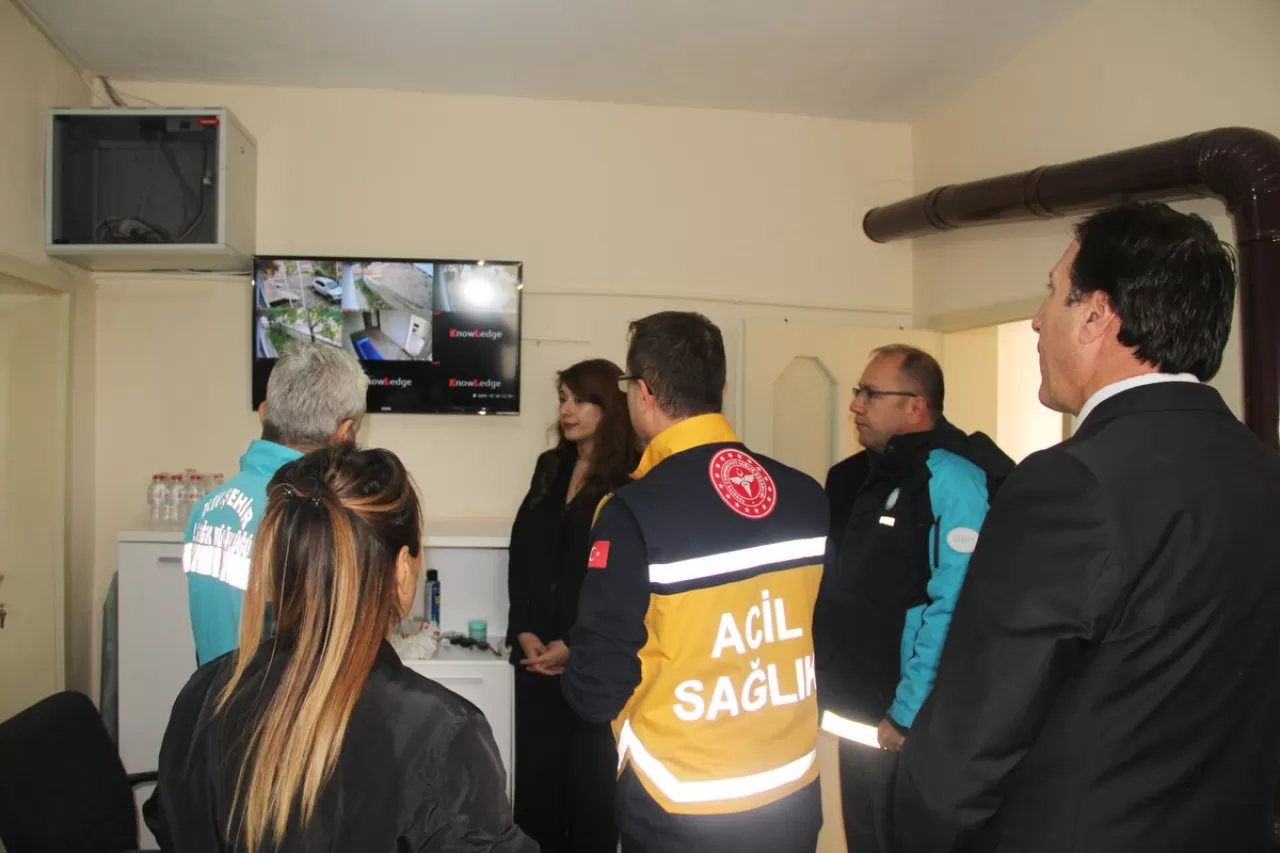 Kırşehir İl Sağlık Müdürü Dr. Süleyman Ersoy, Kızıldağ Yeniyapan Sağlık Evi'nde İncelemede Bulundu