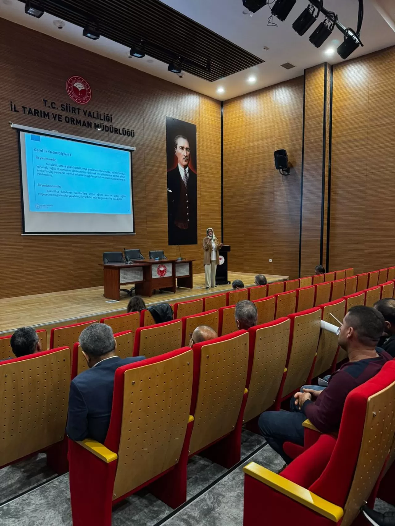 Siirt'te Kamu Personeline Temel İlkyardım Eğitimi ve Hasta Hakları Bilgilendirmesi