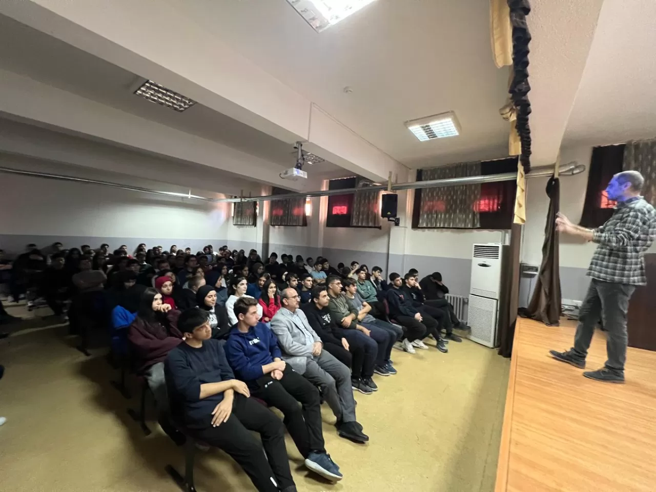 Siirt'te Türk Telekom Fen Lisesi'nde Fırsat Eşitliği Eğitimi Verildi