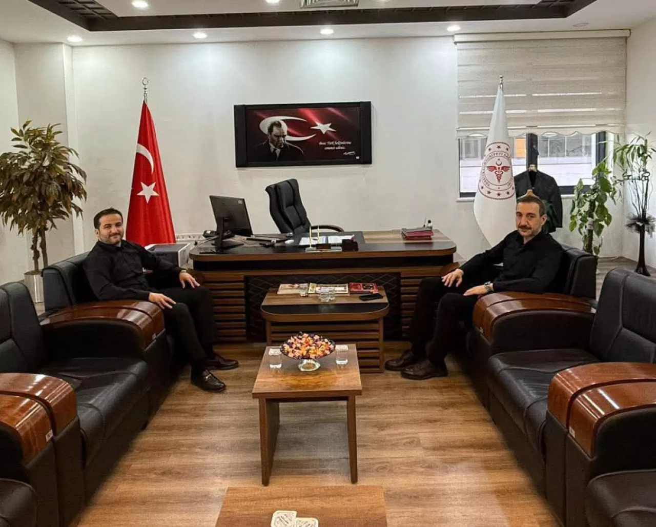 Kilis'te Siyasi ve Sağlık İş Birliği: AK Parti İl Başkanı Hastane Başhekimini Ziyaret Etti