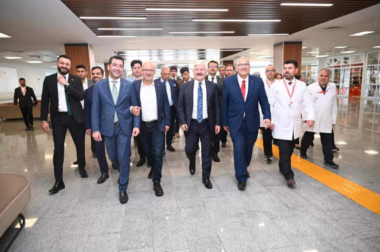 Sağlık Bilimleri Üniversitesi Rektörü Prof. Dr. Kemalettin Aydın, Osmaniye Eğitim ve Araştırma Hastanesi'ni Ziyaret Etti