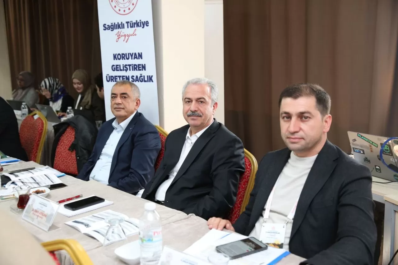 Sinop İl Sağlık Müdürü Dr. Metin Arslan, İzmir'deki İl Sağlık Müdürleri Toplantısı'na Katıldı