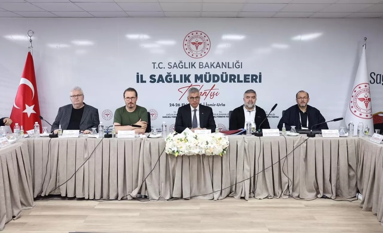 Aydın İl Sağlık Müdürü Dr. Eser Şenkul, İzmir'deki İl Sağlık Müdürleri Toplantısı'na Katıldı
