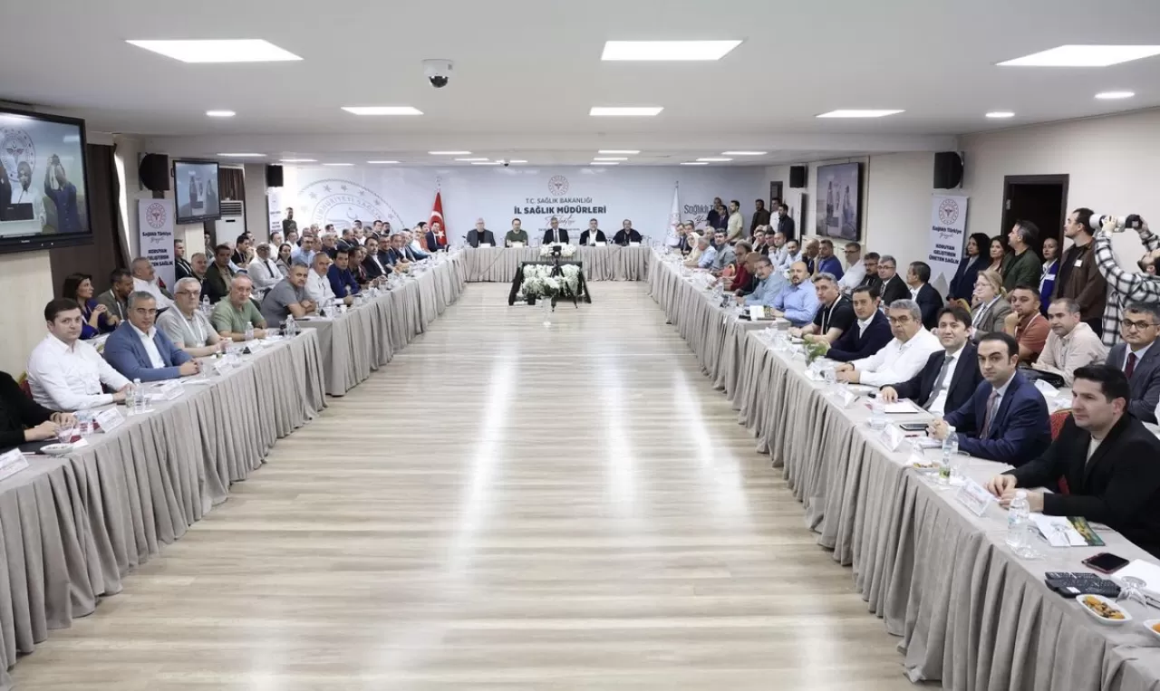 Siirt İl Sağlık Müdürü Hacıoğlu, İzmir'deki Bakanlık Toplantısına Katıldı