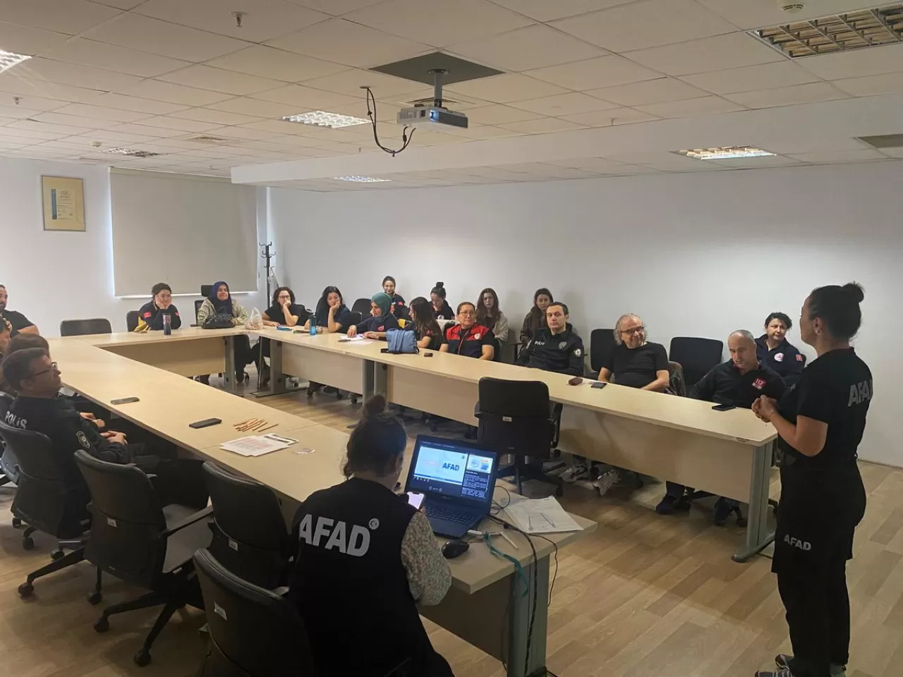 Denizli 112 Acil Çağrı Merkezi Personeline Afet Farkındalık Eğitimi