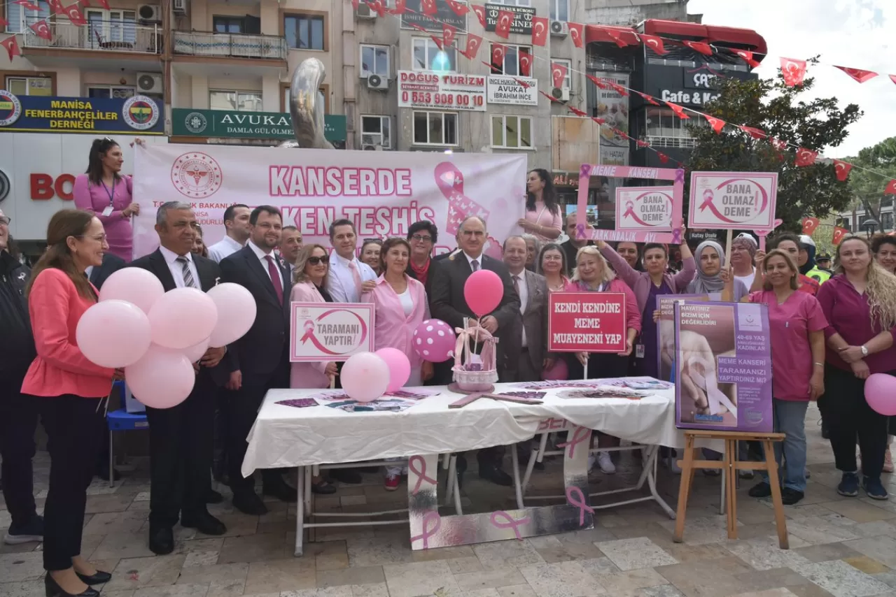 Manisa'da Meme Kanseri Farkındalığı İçin Pembe Kurdele Yürüyüşü Düzenlendi