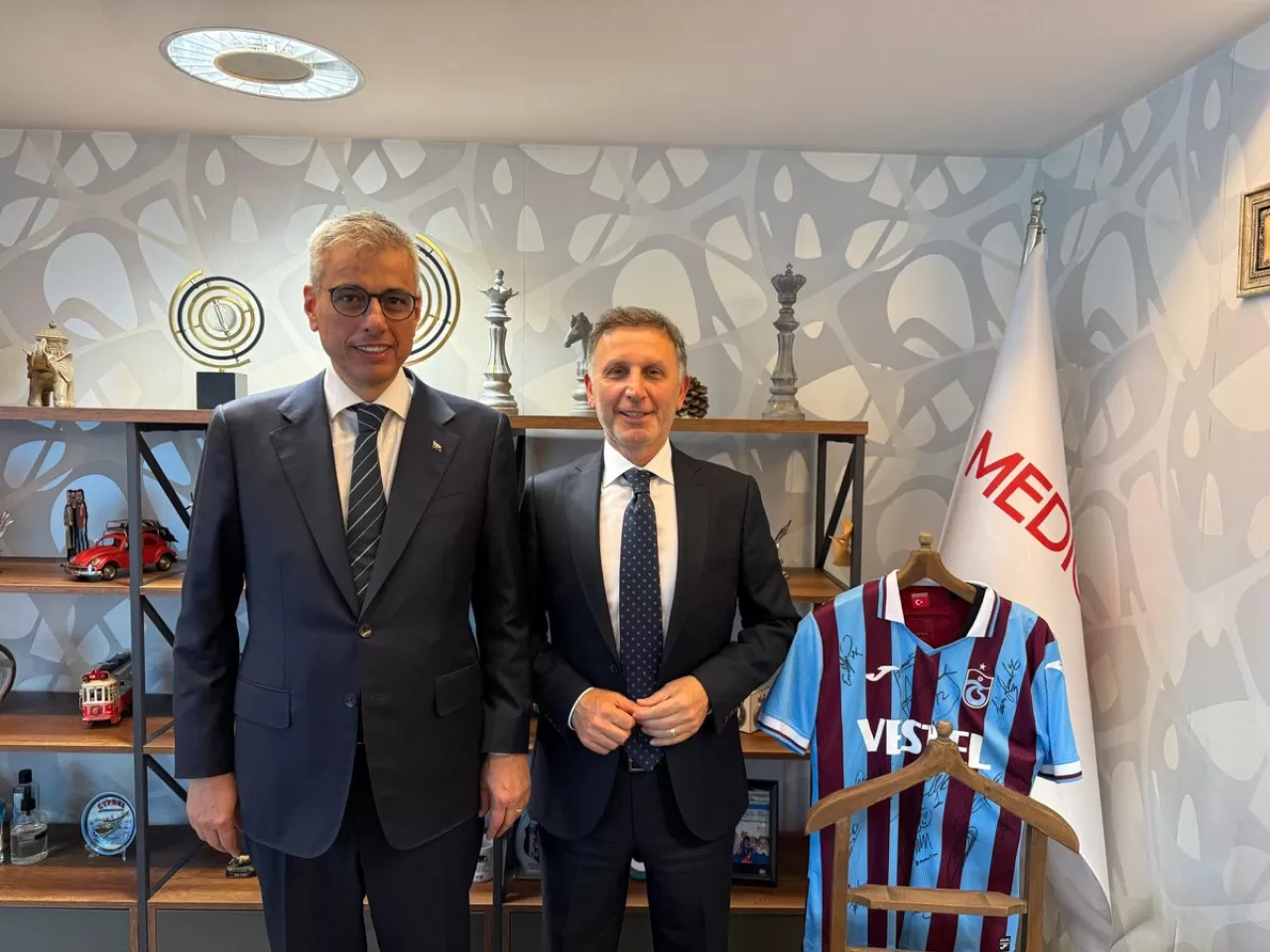 Sağlık Bakanı Memişoğlu, Medical Park Göztepe Hastanesi'nde İncelemelerde Bulundu