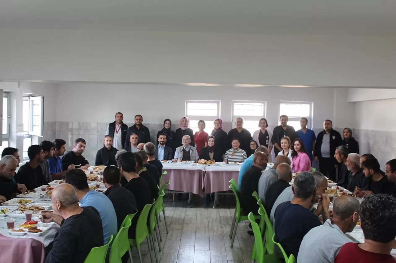 Elazığ Ruh Sağlığı Hastanesi'nde Kahvaltılı Dayanışma Etkinliği