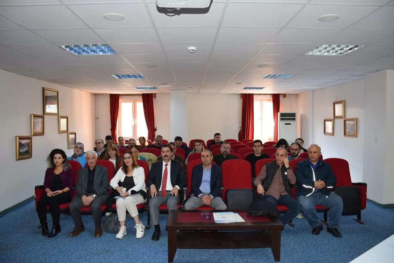 Artvin'de Aile Hekimlerine Yönelik Bağışıklama Eğitimi Düzenlendi