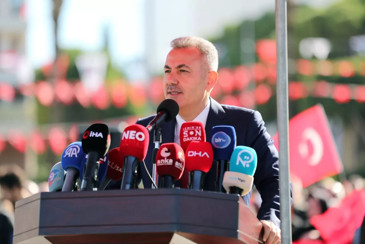 İzmir'de Sağlık Müdürlüğü Törenine Üst Düzey Katılım