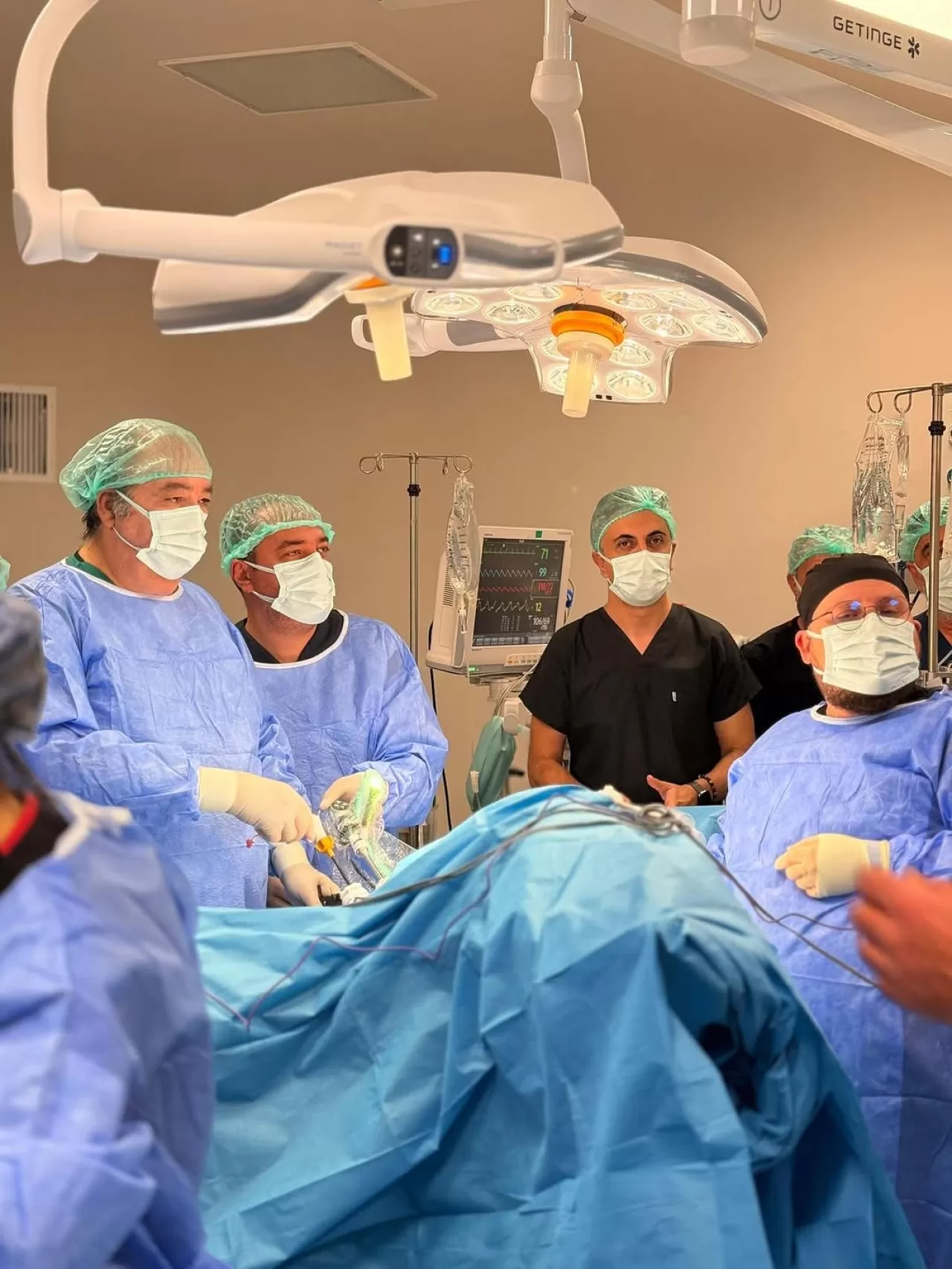 Prof. Dr. İbrahim Ethem Geçim Erzincan'da Kanser Ameliyatı Gerçekleştirdi