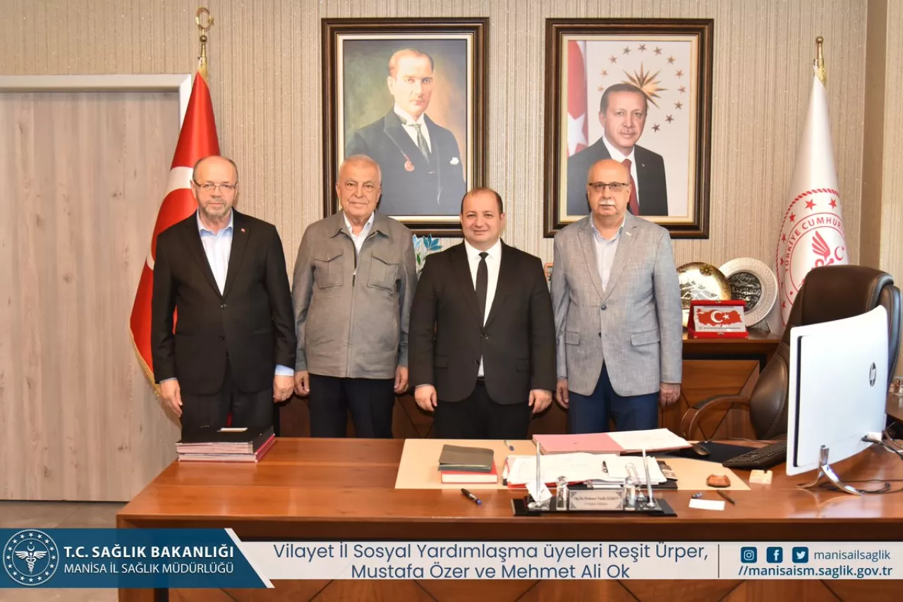 Manisa'da Sosyal Yardımlaşma Üyelerinden İl Sağlık Müdürü'ne Ziyaret
