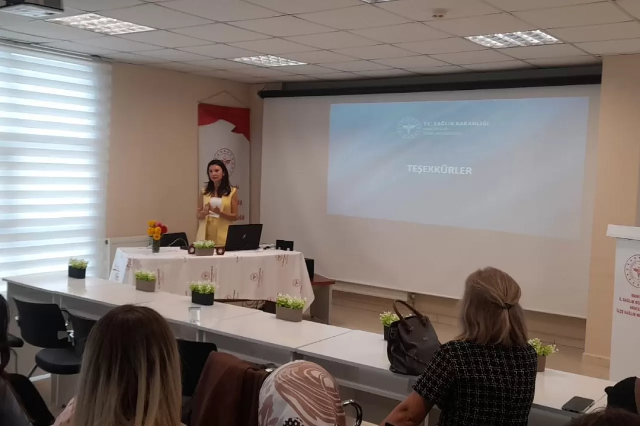 Manisa'da 447 Aile Hekimine Yönelik Enfeksiyon Hastalıkları Eğitimi Düzenlendi